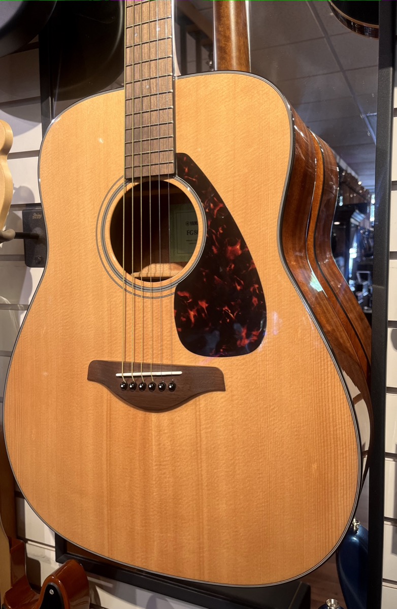 Yamaha USED Yamaha FG800 Solid Spuce Top In Natural - Used