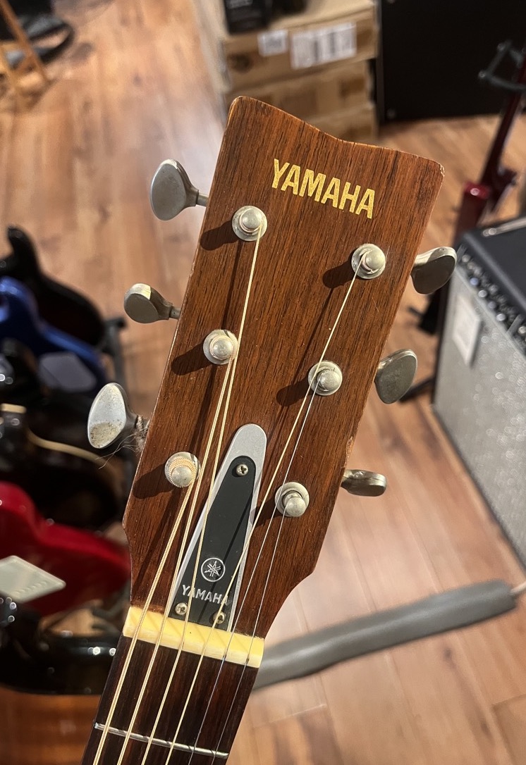 USED Yamaha Late 60 s Red Label FG 180 Acoustic Canadian Online Music Store in Oakville Ontario Personal Service You Can Trust