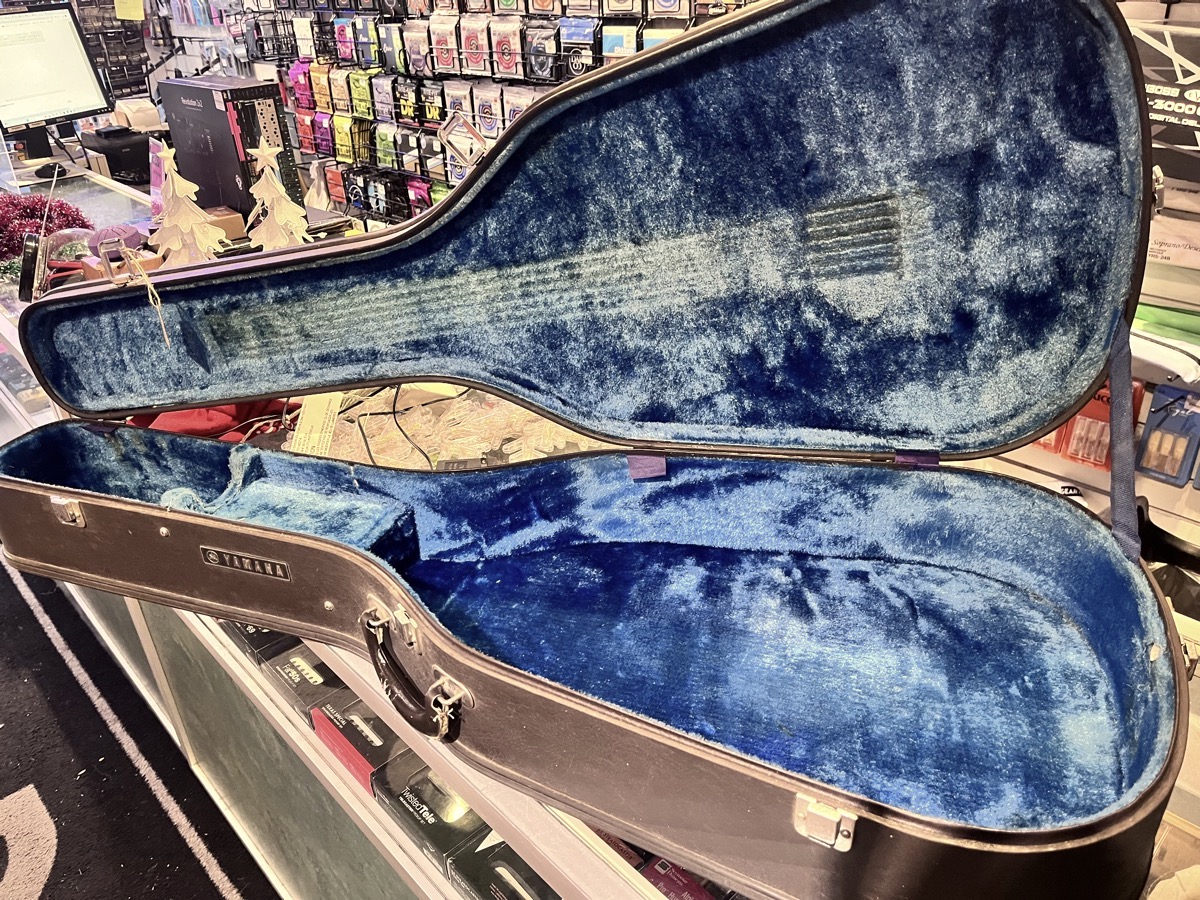 Yamaha USED Yamaha Vintage Acoustic Case - Used