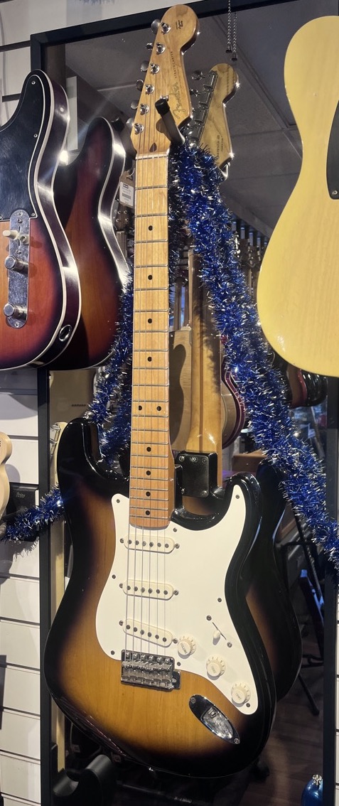 Fender USED Fender 2001 Classic 50's '57 Stratocaster Reissue 2 Tone Burst - Used