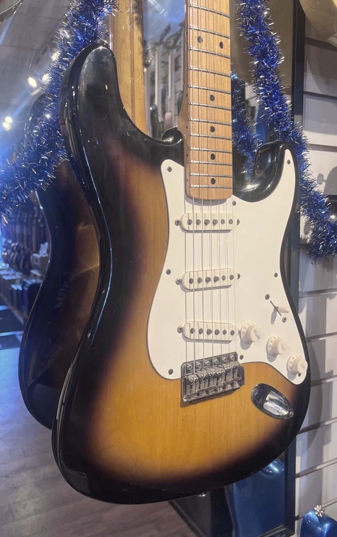 Fender USED Fender 2001 Classic 50's '57 Stratocaster Reissue 2 Tone Burst - Used