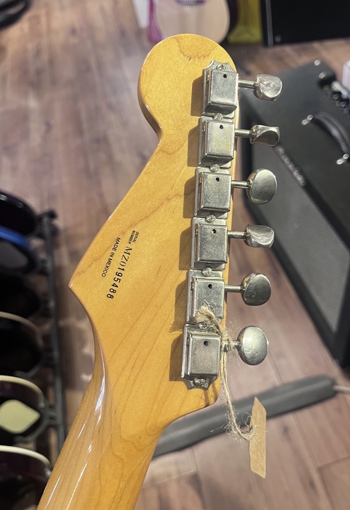 Fender USED Fender 2001 Classic 50's '57 Stratocaster Reissue 2 Tone Burst - Used