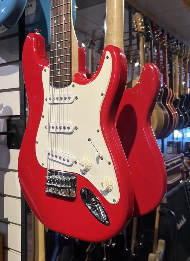 Squier USED Squier Strat Mini 3/4 Scale Electric Guitar Red - Used