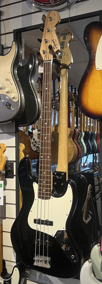 USED Squier Affinity Jazz Bass Black