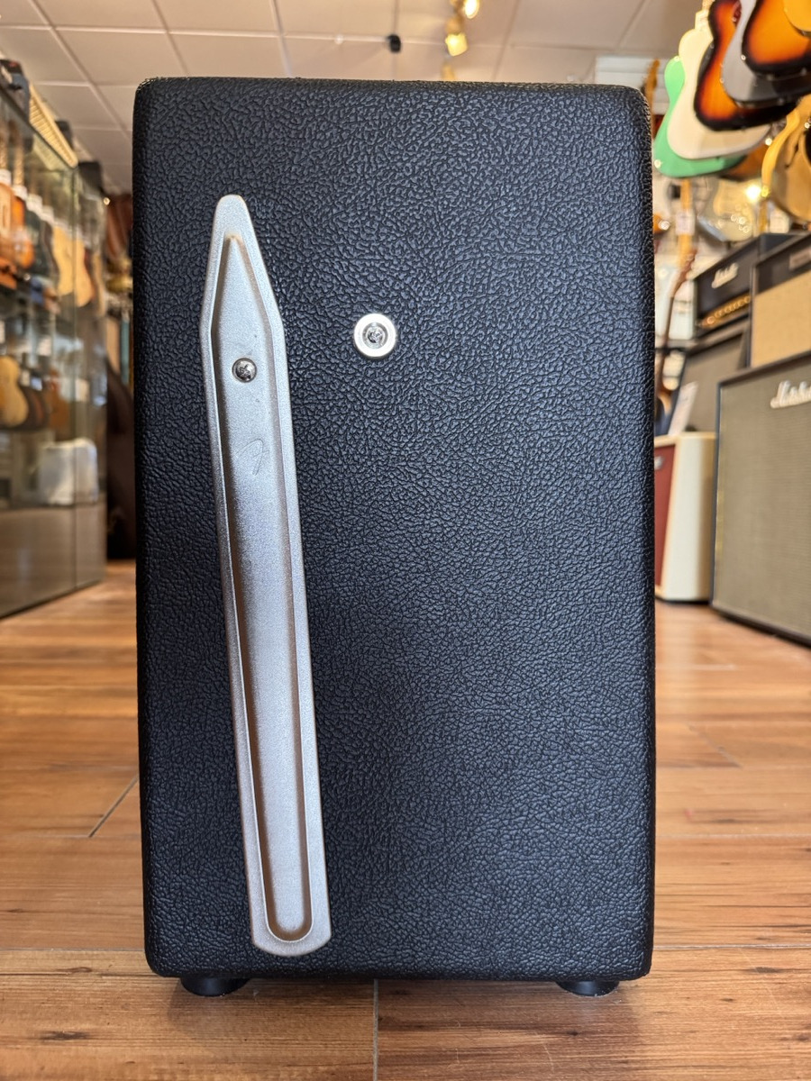 Fender USED Fender Tone Master FR-10 1000w Full Range Powered 10" Speaker - Used