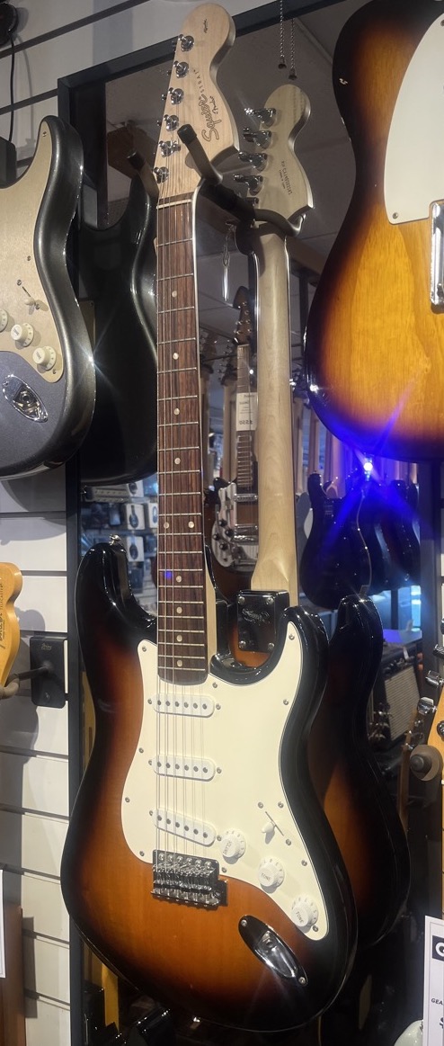 USED Squier Affinity Stratocaster 3 Tone Sunburst
