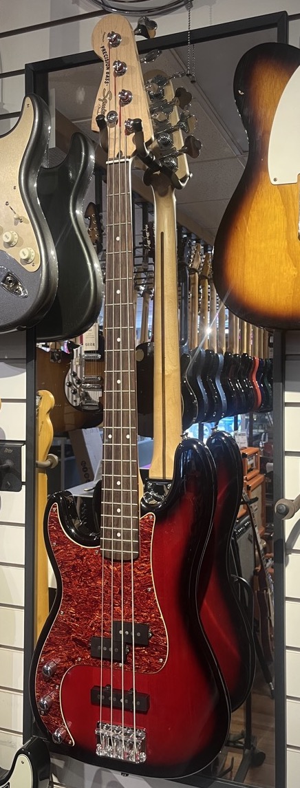 USED Squier Lefty P Bass Deluxe Standard  …