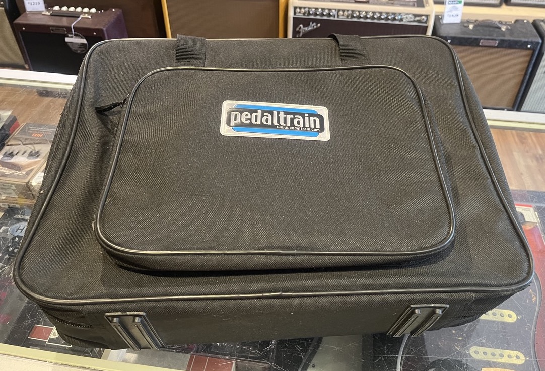 USED Pedaltrain Jr Pedalboard with Bag