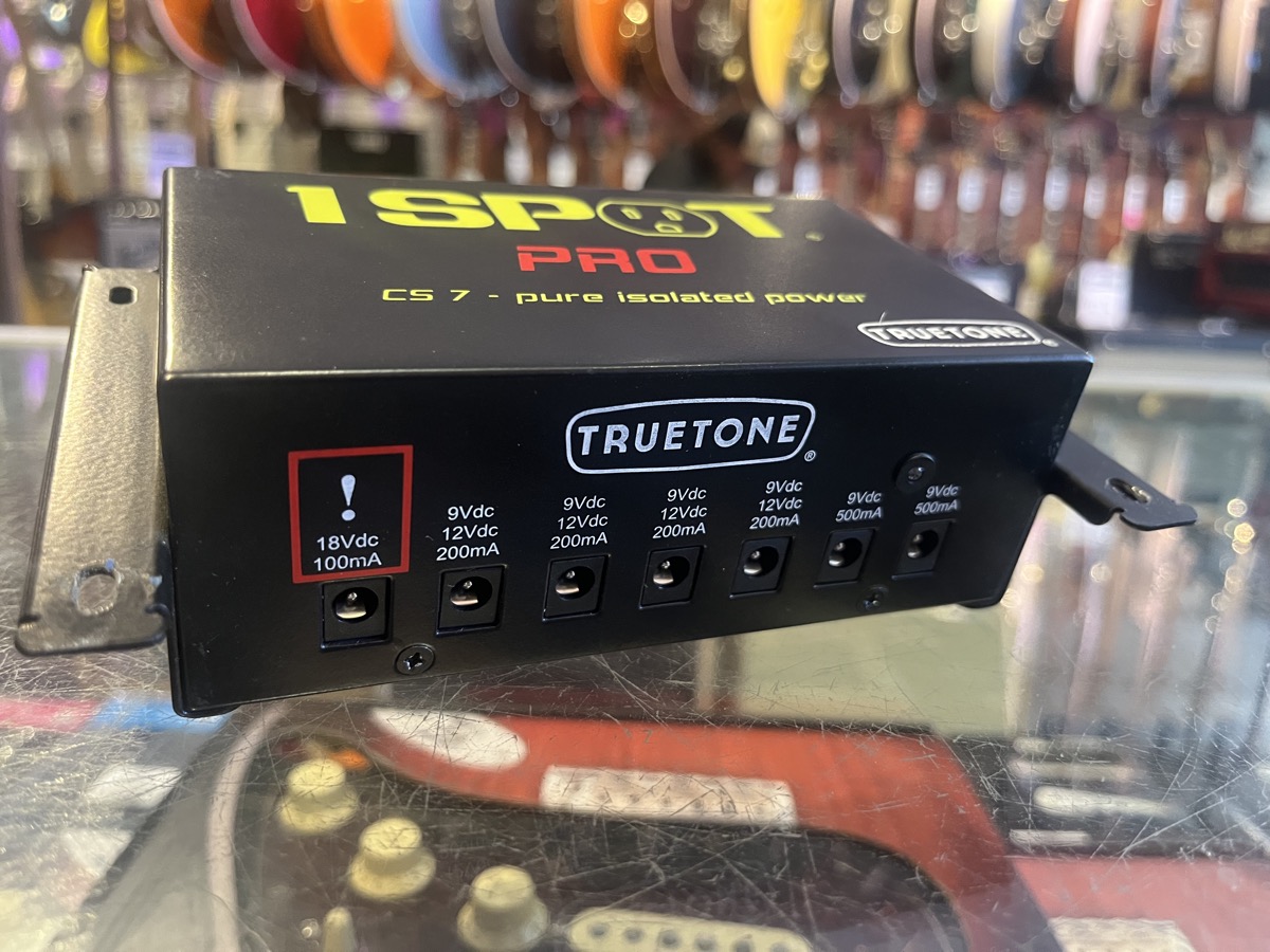 Truetone USED Truetone CS-7 Pro Isolated power Supply w/cables and mount - Used