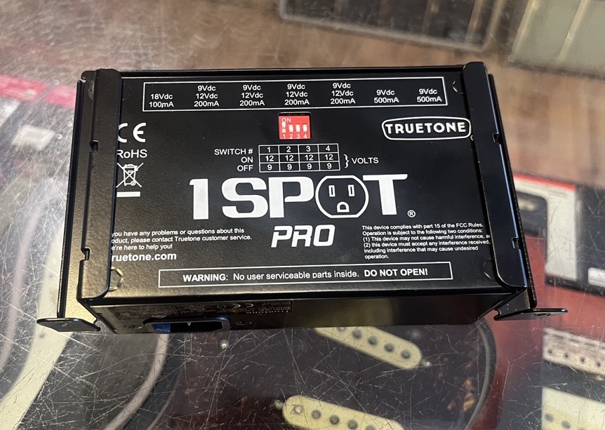 Truetone USED Truetone CS-7 Pro Isolated power Supply w/cables and mount - Used