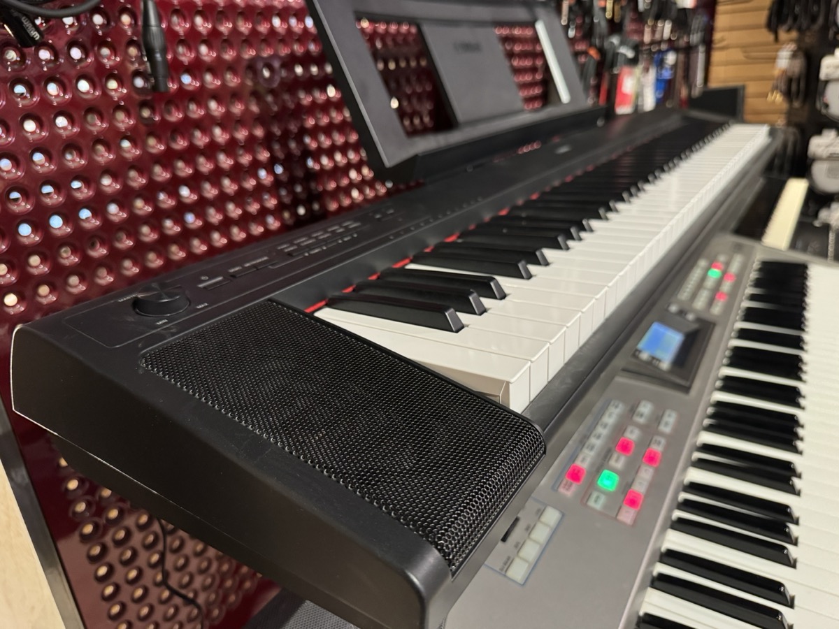 USED Yamaha NP-32 76-Key Portable Keyboard