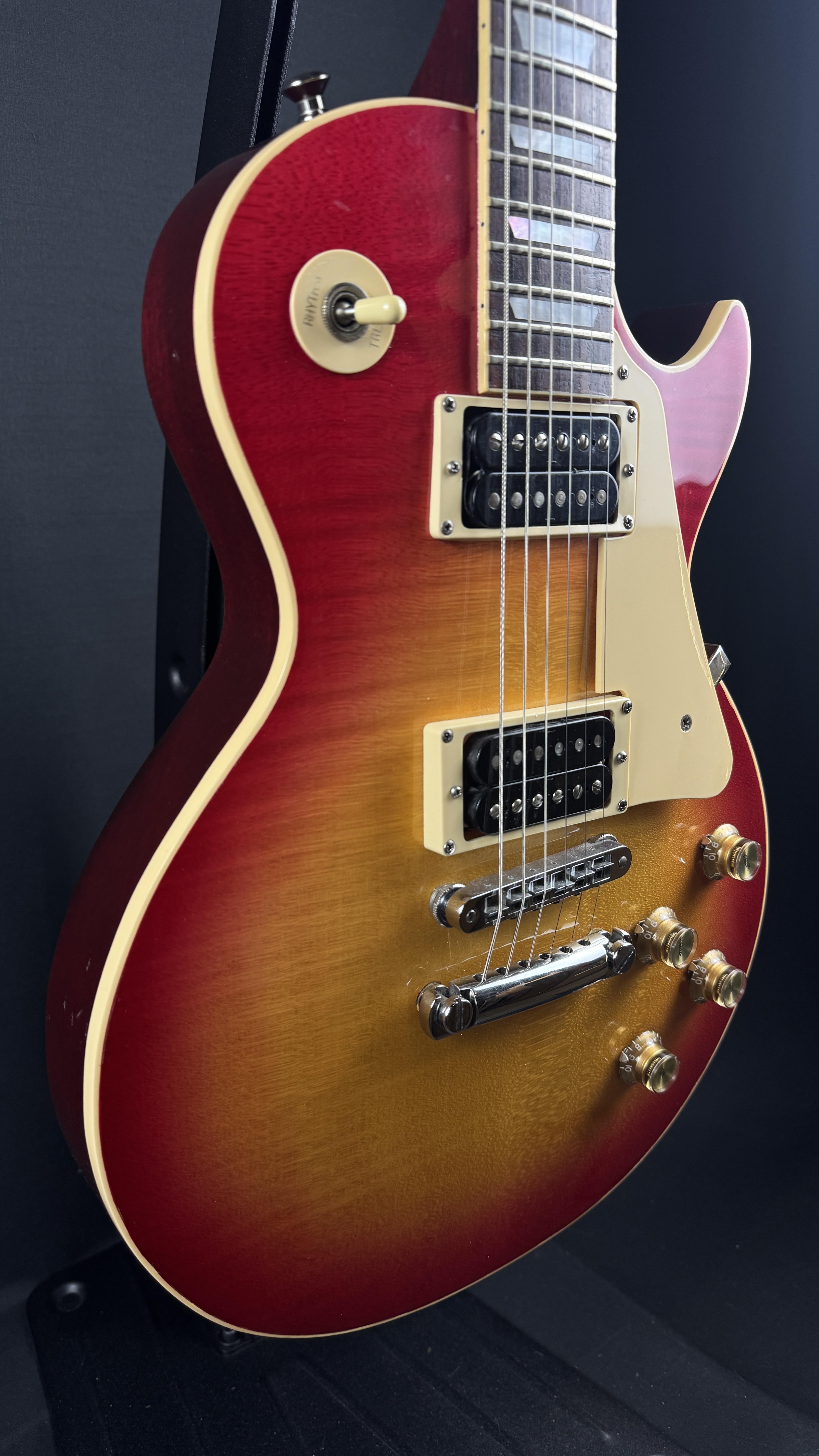 Gibson USED Gibson 1981 Les Paul Standard Cherry Burst w/OHSC - CONSIGNMENT - Used