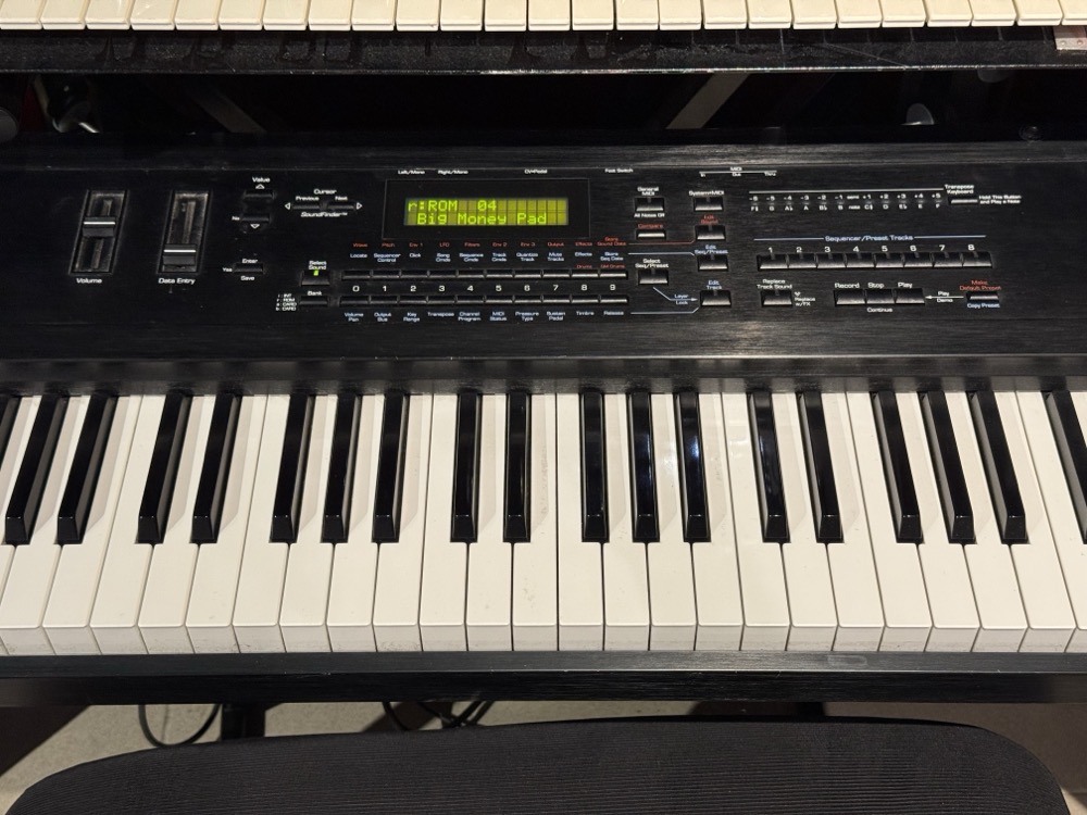 USED Ensoniq KT76 64 Voice Digital Synthesizer