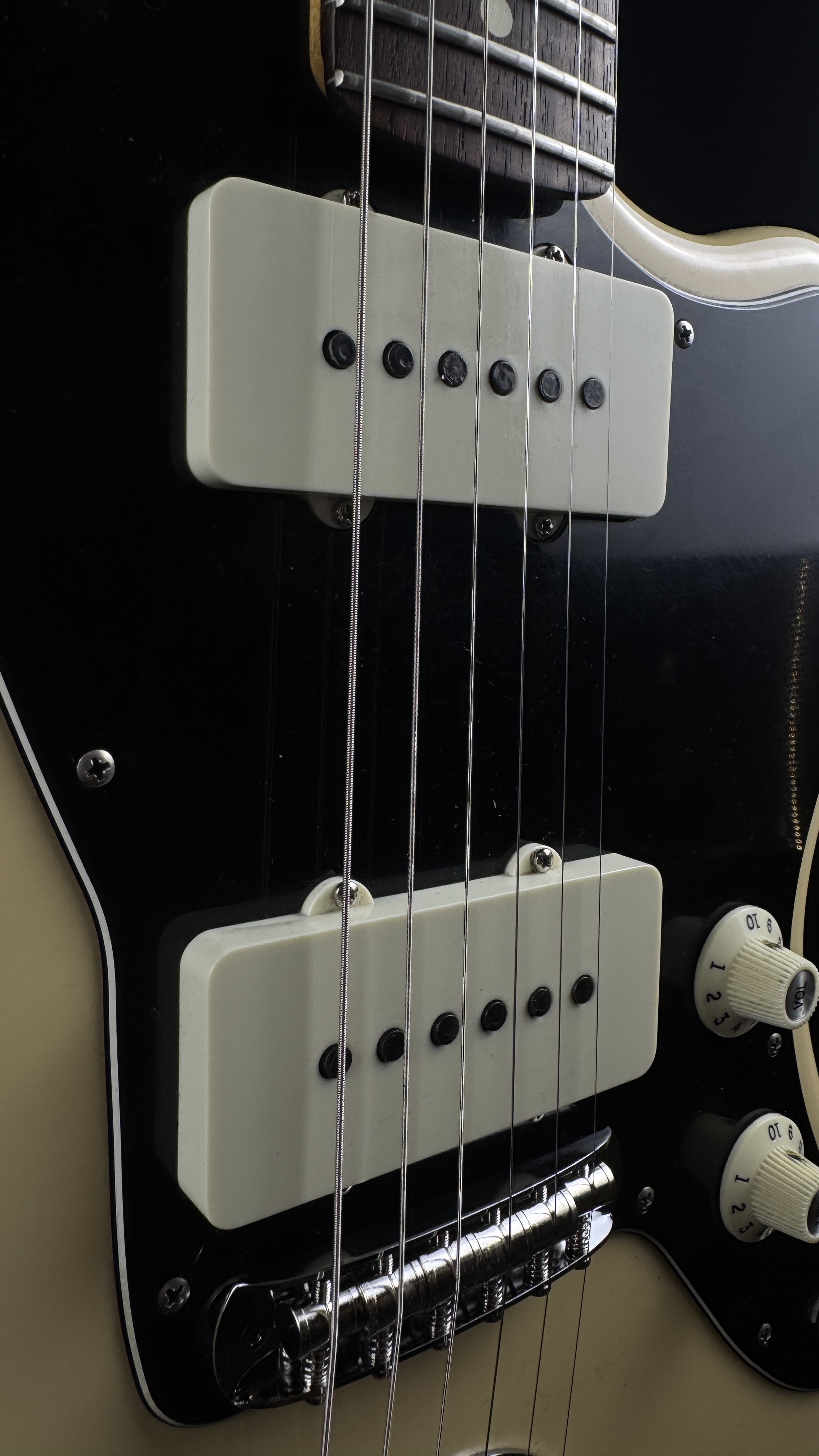 Fender USED Fender 2017 American Professional Jazzmaster Olympic White w/OHSC - Used