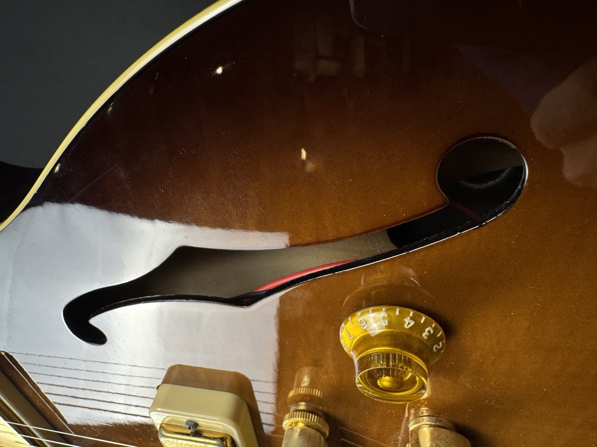 Yamaha USED Yamaha AEX 520 Semi Hollow Electric Brown Burst w/Case - CONSIGNMENT - Used