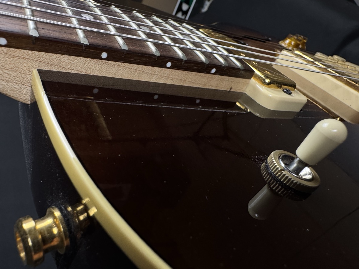 Yamaha USED Yamaha AEX 520 Semi Hollow Electric Brown Burst w/Case - CONSIGNMENT - Used