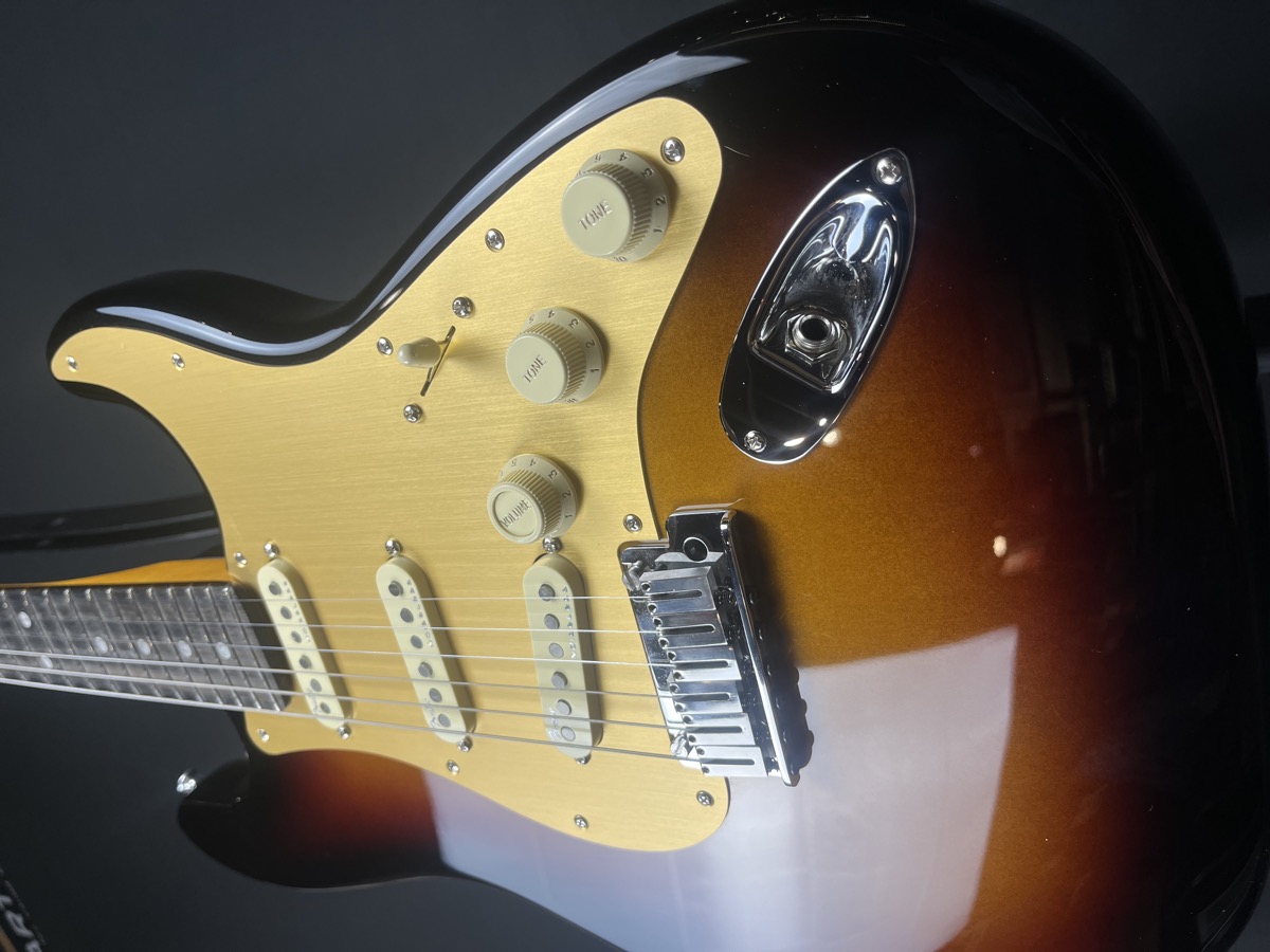 Fender USED Fender American Ultra Strat II 3 Tone Burst With Rosewood Neck w/OHSC - Used