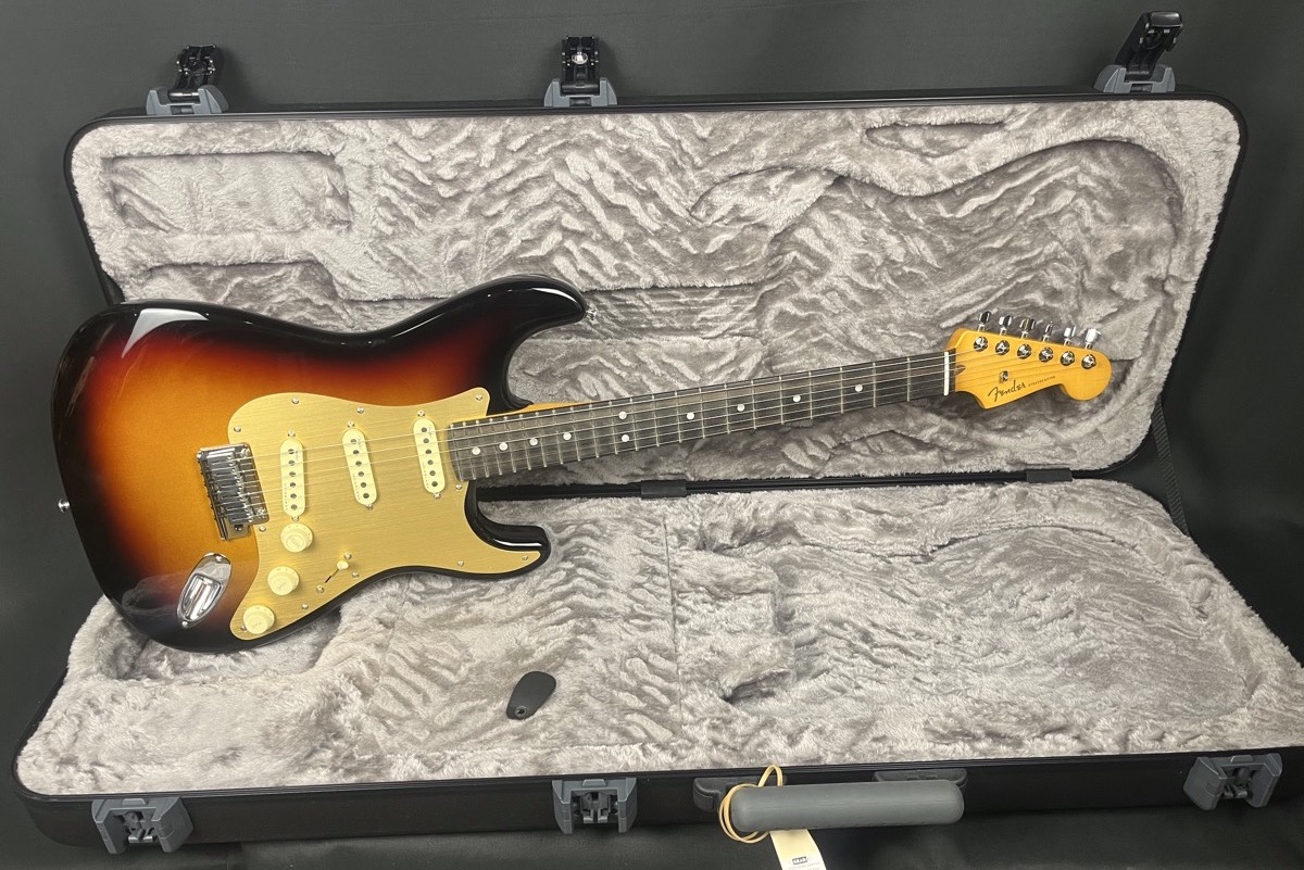 Fender USED Fender American Ultra Strat II 3 Tone Burst With Rosewood Neck w/OHSC - Used