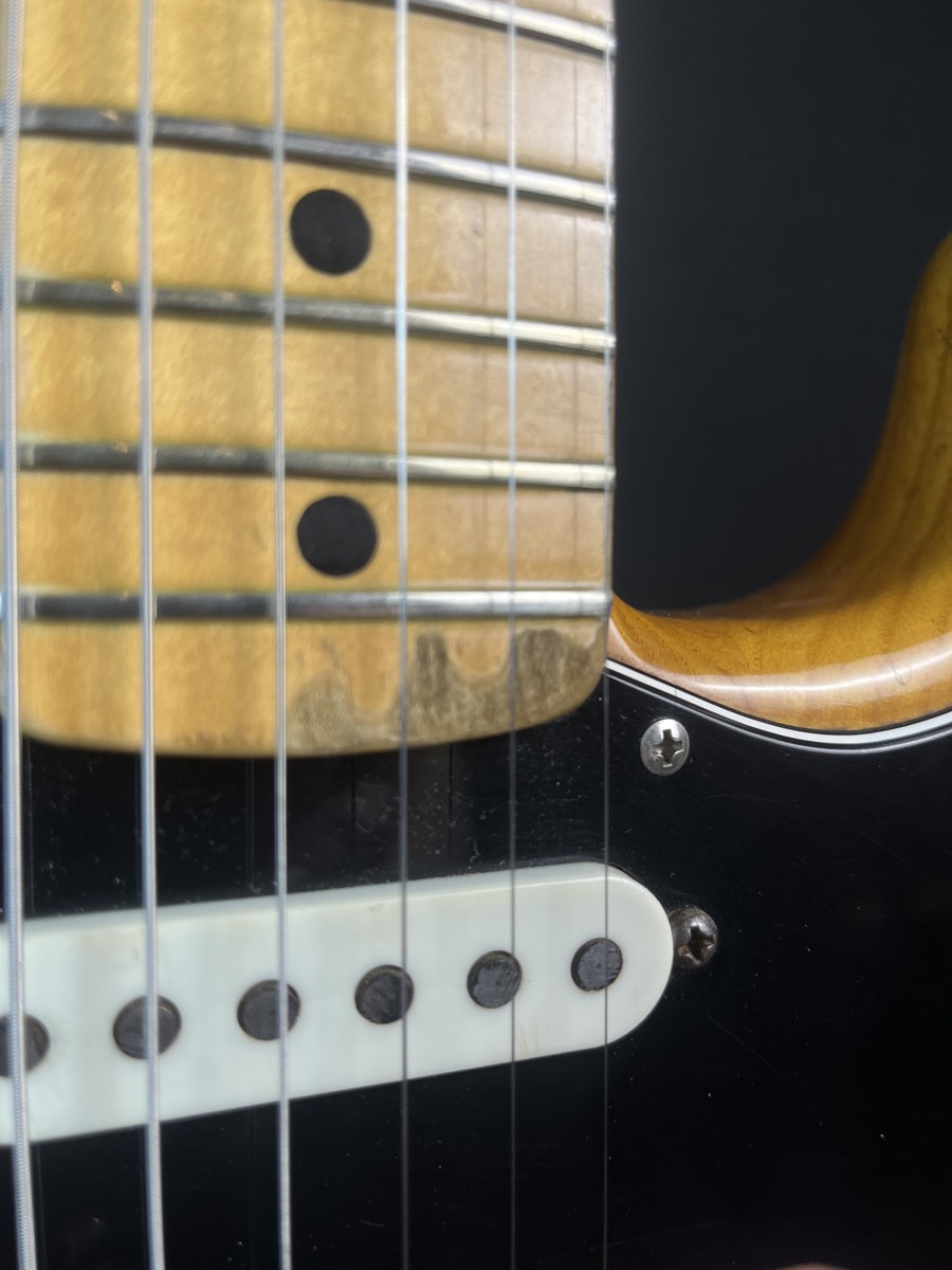 Fender USED Fender 1976 Stratocaster Natural w/case - Used