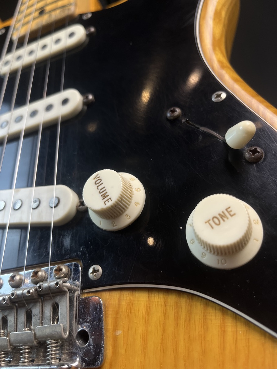 Fender USED Fender 1976 Stratocaster Natural w/case - Used