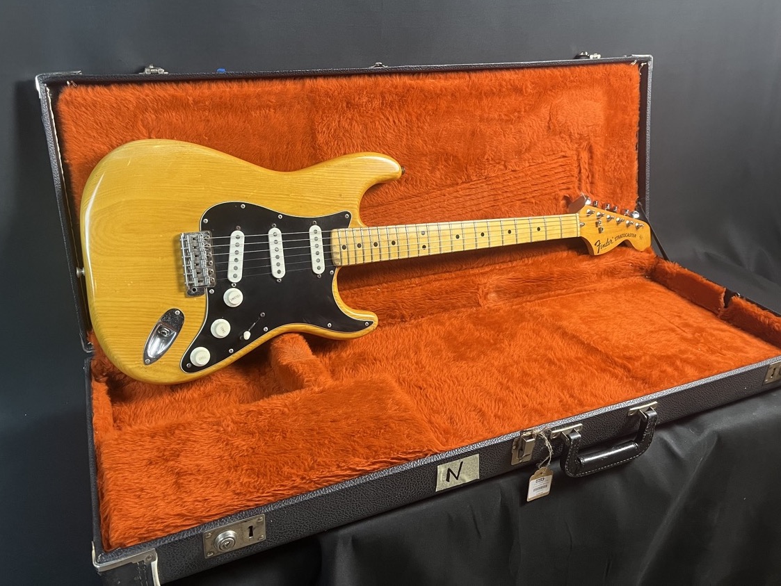 Fender USED Fender 1976 Stratocaster Natural w/case - Used