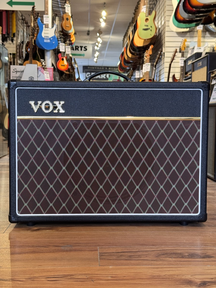 USED Vox AC15 Combo Tube 12