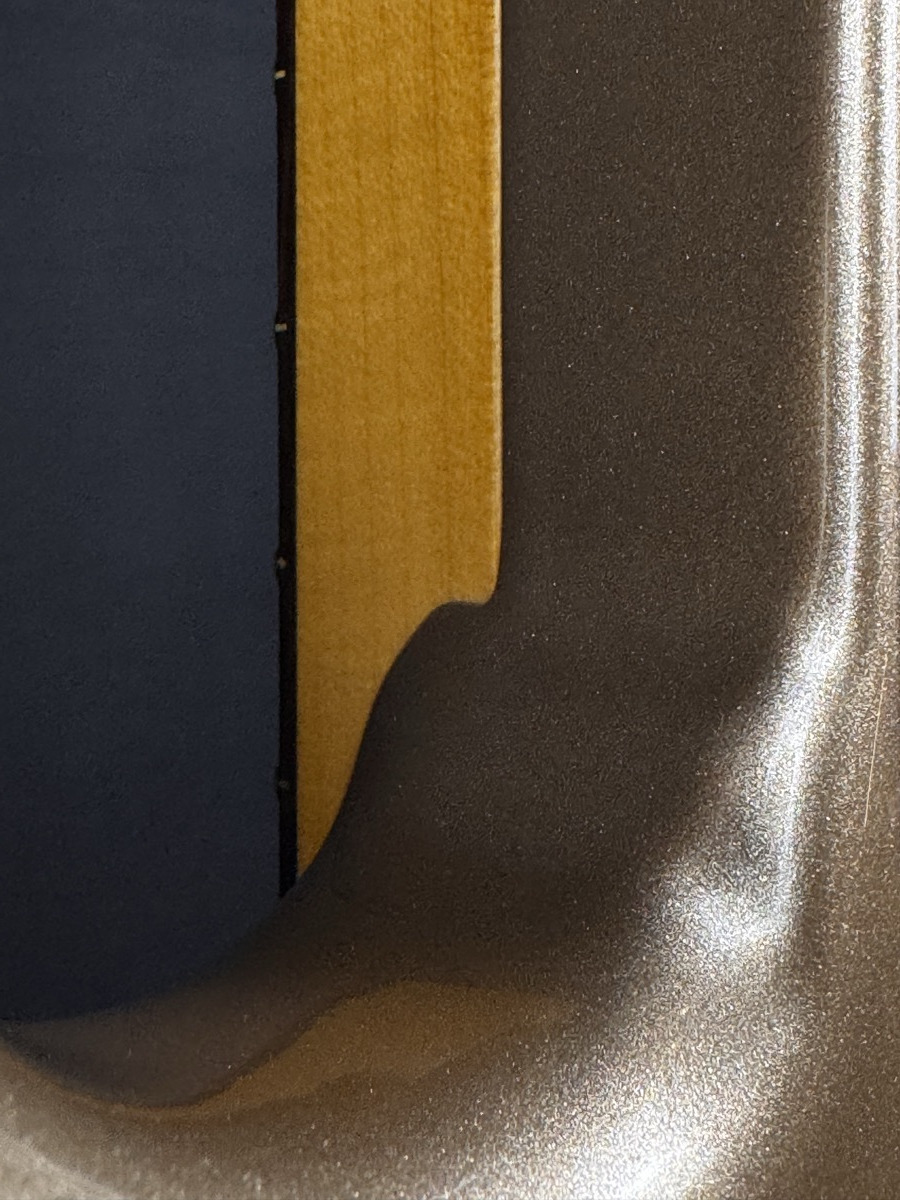 Fender USED Fender American Professional Classic Jazz Bass In Firemist Gold - Basses