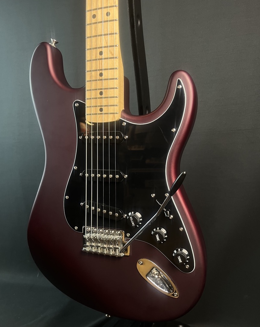 Fender USED Fender 2003 Standard Stratocaster Satin Maple Neck Midnight Wine - Used