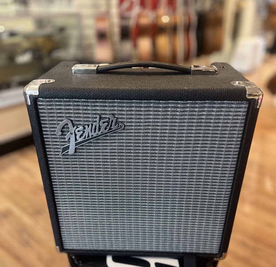 Fender USED Fender Rumble V3 15 Bass Practice Combo Amplifier - CONSIGNMENT - Used