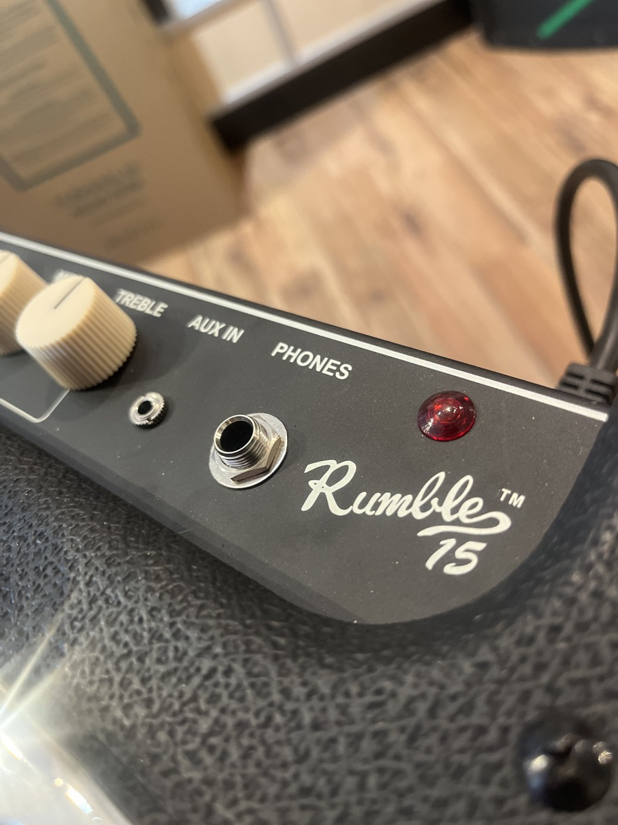 Fender USED Fender Rumble V3 15 Bass Practice Combo Amplifier - CONSIGNMENT - Used