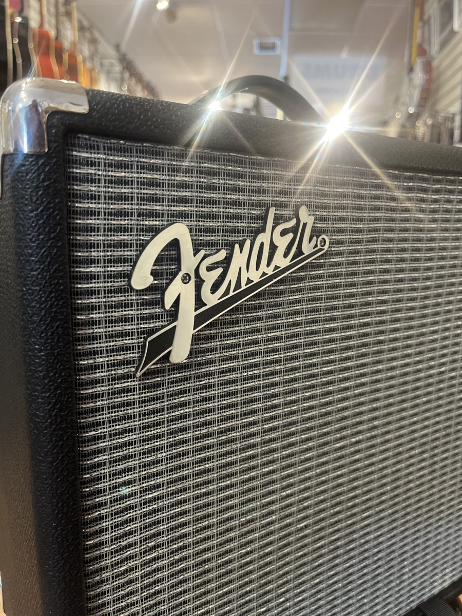 Fender USED Fender Rumble V3 15 Bass Practice Combo Amplifier - CONSIGNMENT - Used