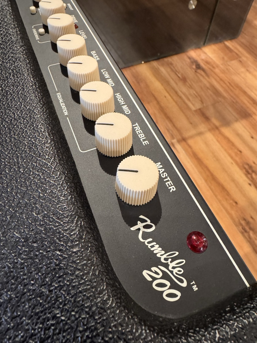 Fender USED Fender Rumble 200 v3 Bass Amp - CONSIGNMENT - Used