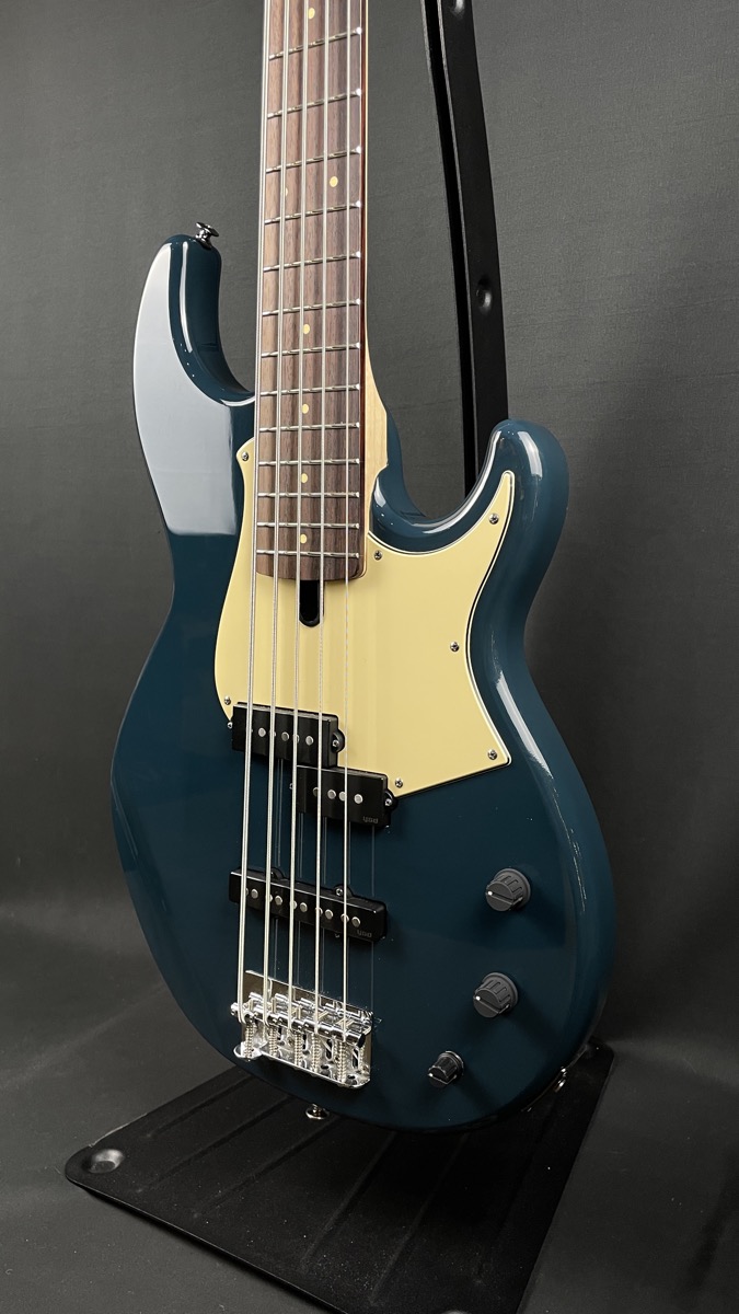 Yamaha USED Yamaha BB425 5 String Bass In Teal Blue - Used