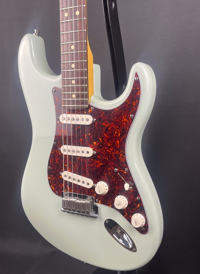 Fender USED Fender 2002 American Stratocaster w/Hardshell Case - CONSIGNMENT - Used