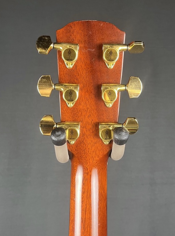 Alvarez USED Alvarez K. Yairi WY1 "Bob Weir"  w/case - CONSIGNMENT - Used