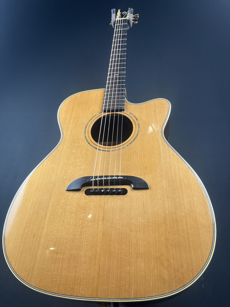 Alvarez USED Alvarez K. Yairi WY1 "Bob Weir"  w/case - CONSIGNMENT - Used