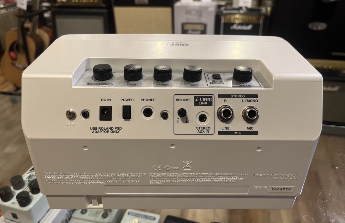 Roland USED Roland CUBE Lite Monitor w/ac iLink and manual white - Used