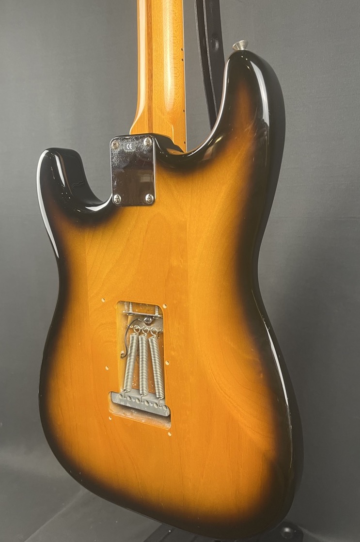 Fender USED Fender Classic Series 50's Stratocaster 2 Tone Sunburst MIM w/Gigbag - Used