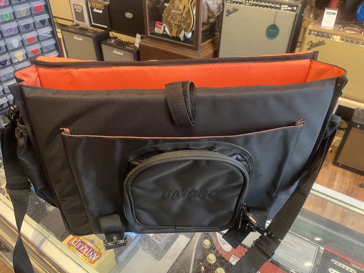 Gator USED Gator G Club Control Messenger Bag for DJ Style MIDI Controller - Used