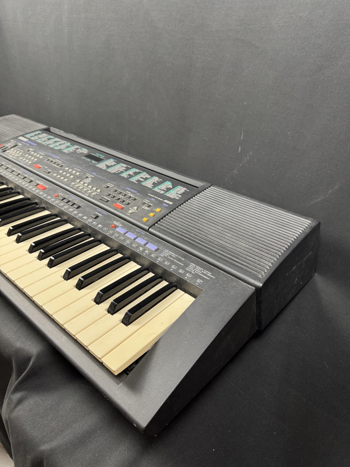 Yamaha USED Yamaha PSR-500 61 Key Portable Arranger Keyboard - Used