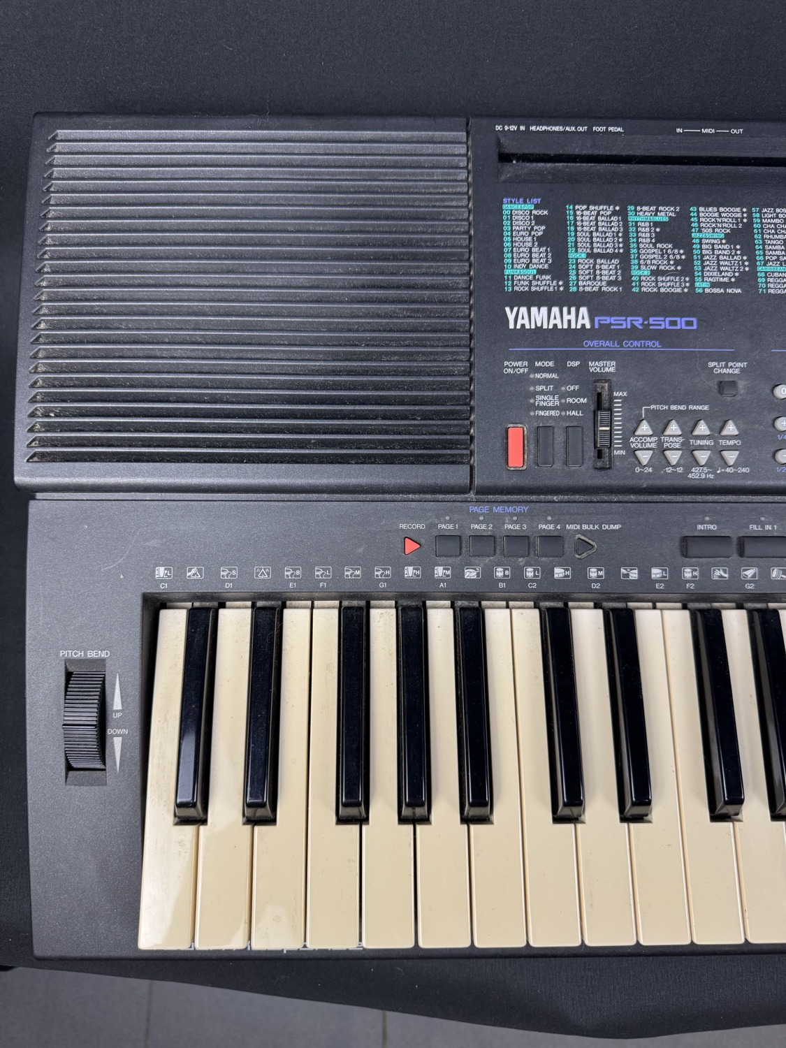 Yamaha USED Yamaha PSR-500 61 Key Portable Arranger Keyboard - Used