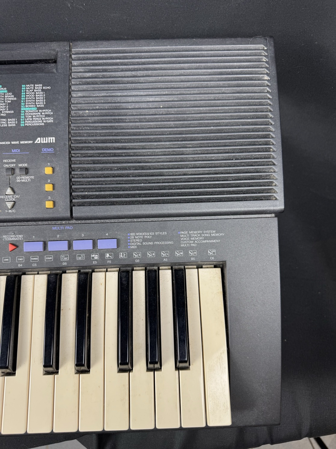 Yamaha USED Yamaha PSR-500 61 Key Portable Arranger Keyboard - Used