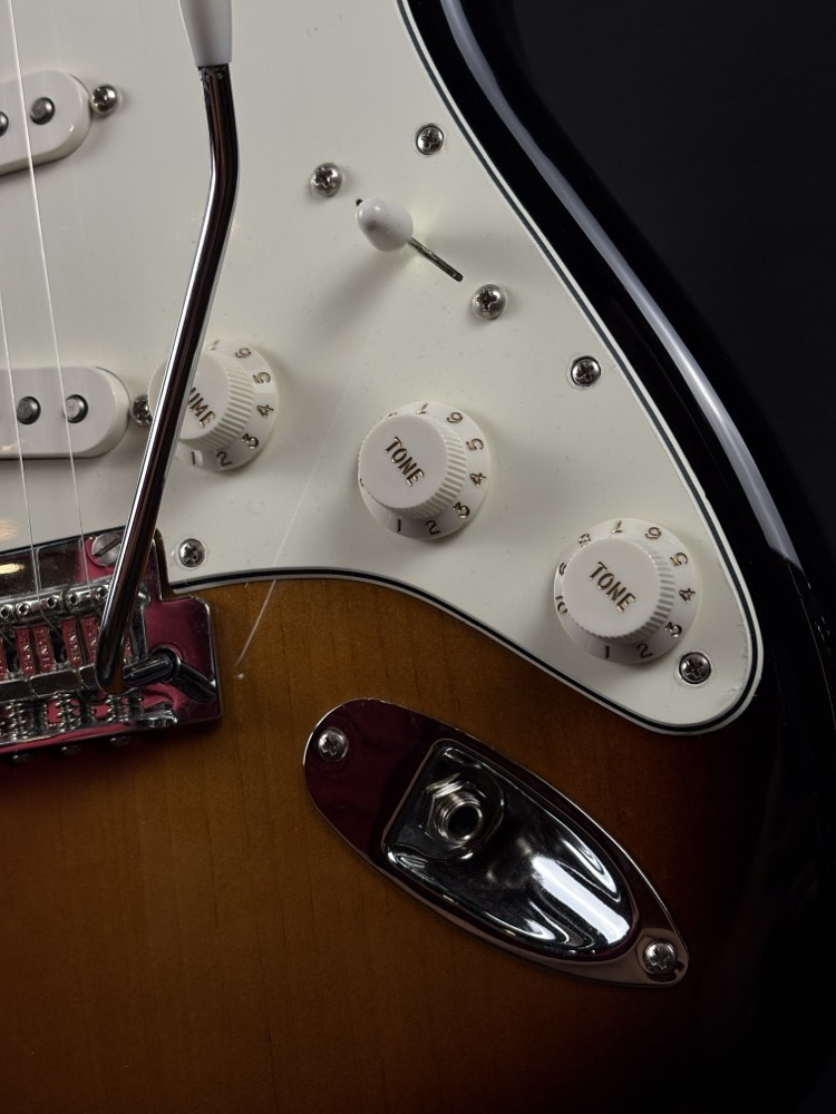 Fender USED Fender 2024 Player Strat In Sunburst - Used