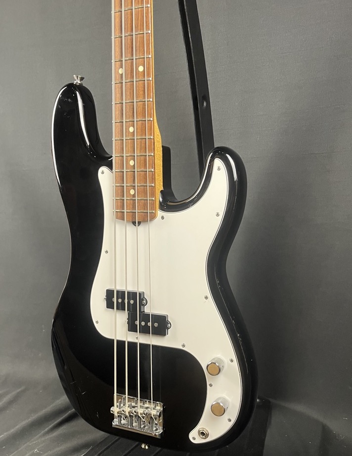 Fender USED Fender 2016 American Standard P-Bass Black w/case - CONSIGNMENT - Used