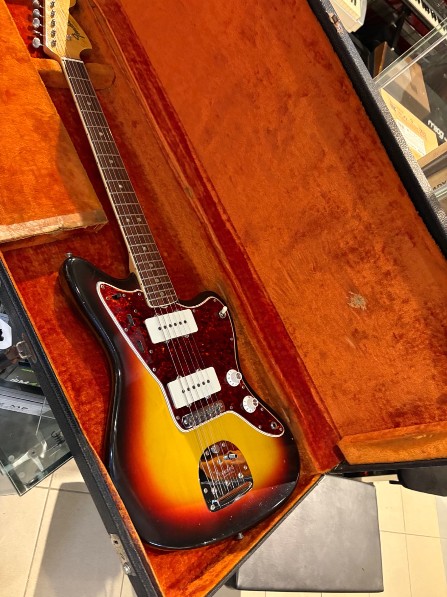 Fender USED 1966 Fender Jazzmaster, 3 Tone Sunburst, OHSC - CONSIGNMENT - Used
